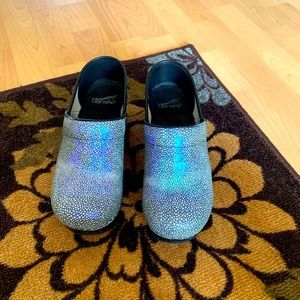 Dansko size 6 clogs
